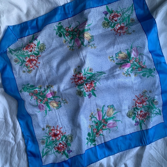 Soft spring floral scarf, tulips and polka-dots, silk like material - Picture 1 of 2